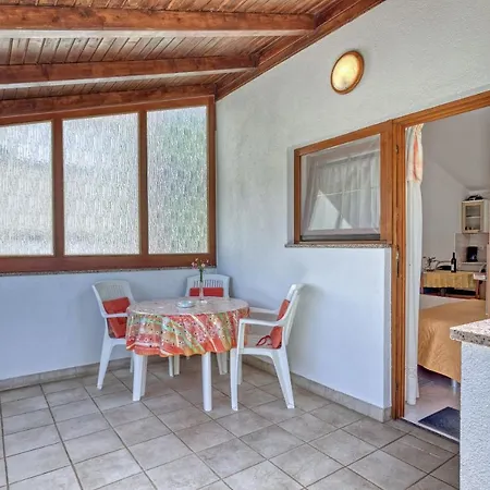 Nyaraló House Tiny House Banjole