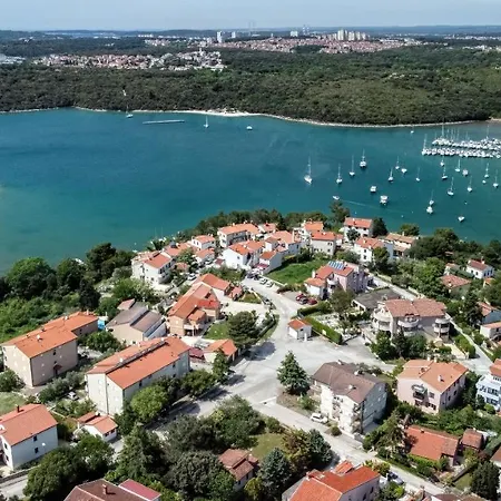 Feriehus House Tiny House Banjole